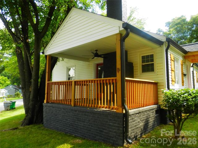 1416 Effingham Road, Charlotte, NC 28208
