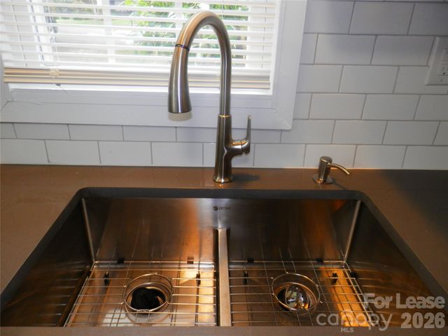 1416 Effingham Road, Charlotte, NC 28208