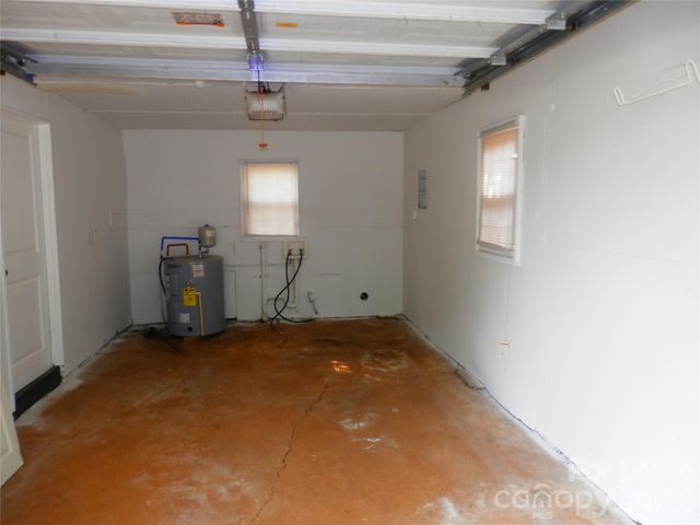 1416 Effingham Road, Charlotte, NC 28208