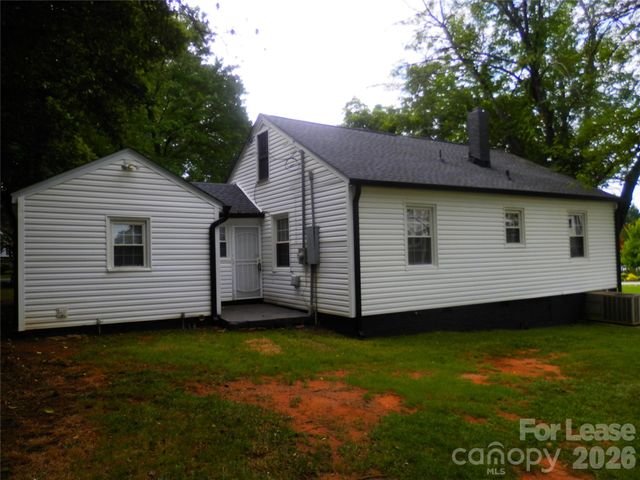 1416 Effingham Road, Charlotte, NC 28208