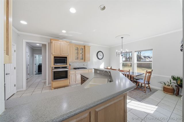 11713 S 96th East Place, Bixby, OK 74008