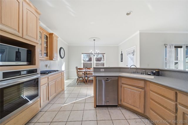 11713 S 96th East Place, Bixby, OK 74008