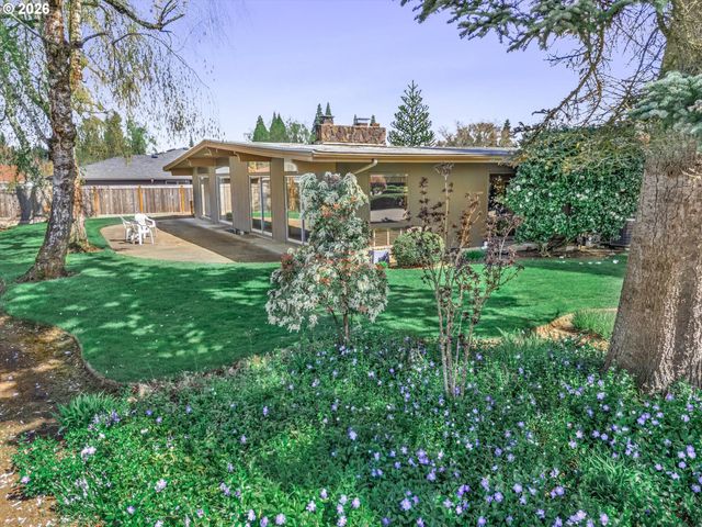 2205 N COUNTRY CLUB Dr, Canby, OR 97013
