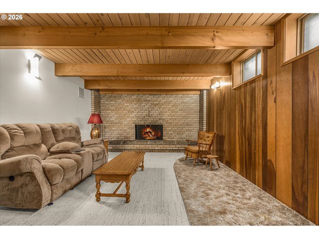 2205 N COUNTRY CLUB Dr, Canby, OR 97013