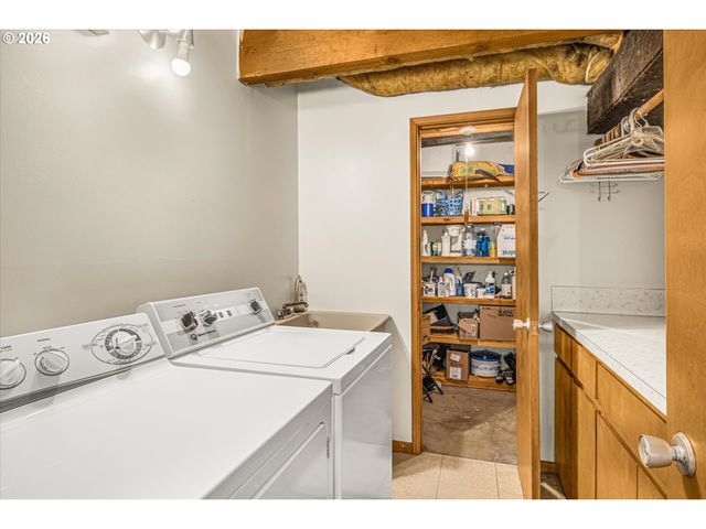 2205 N COUNTRY CLUB Dr, Canby, OR 97013