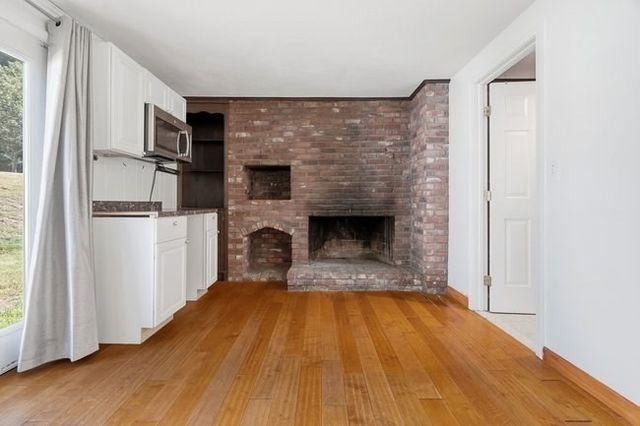 8 Oran Cir, Peabody, MA 01960