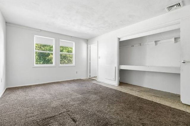 8 Oran Cir, Peabody, MA 01960