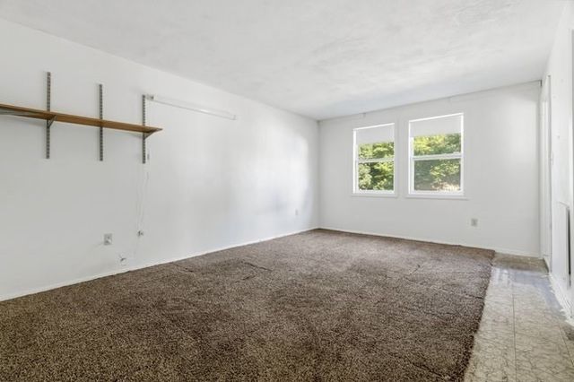 8 Oran Cir, Peabody, MA 01960