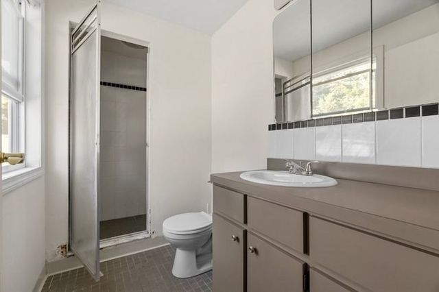 8 Oran Cir, Peabody, MA 01960