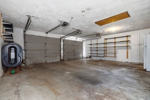 8 Oran Cir, Peabody, MA 01960