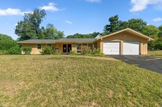8 Oran Cir, Peabody, MA 01960