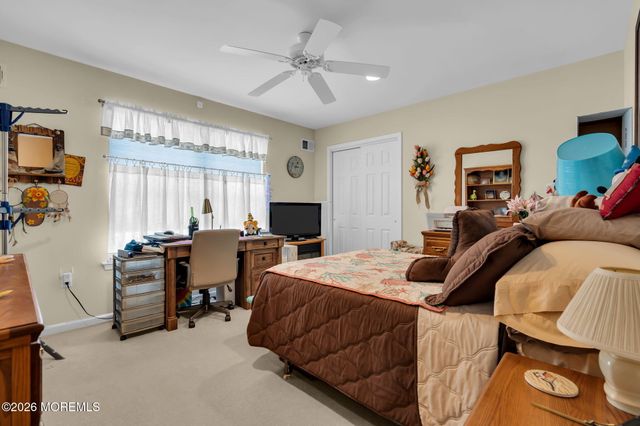 18 Rosewood Court, Lakewood, NJ 08701