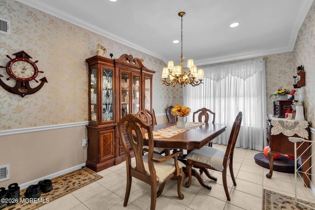 18 Rosewood Court, Lakewood, NJ 08701