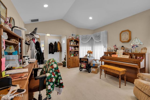 18 Rosewood Court, Lakewood, NJ 08701