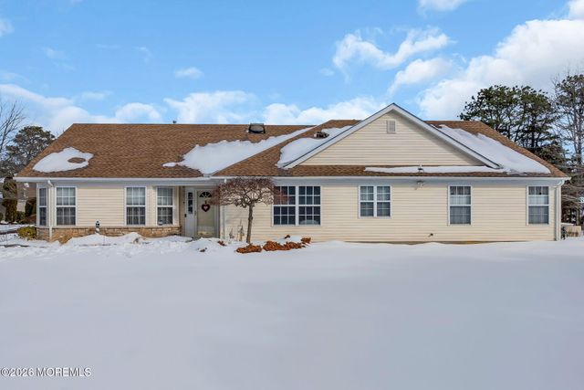 18 Rosewood Court, Lakewood, NJ 08701