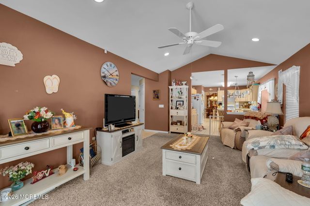 18 Rosewood Court, Lakewood, NJ 08701