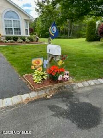 18 Rosewood Court, Lakewood, NJ 08701