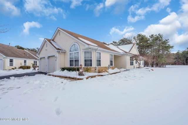 18 Rosewood Court, Lakewood, NJ 08701