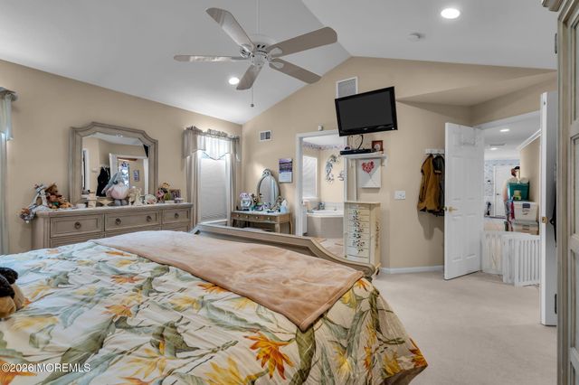 18 Rosewood Court, Lakewood, NJ 08701