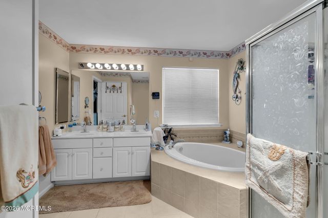 18 Rosewood Court, Lakewood, NJ 08701