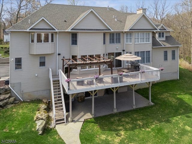 9 Mills Ridge, Sparta Twp., NJ 07871