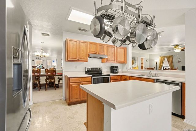 133 Springtree Grove, Cibolo, TX 78108