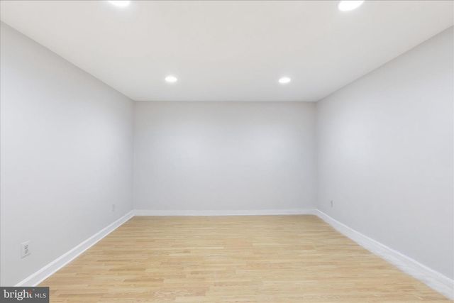 8608 CORAL GABLES LN, Vienna, VA 22182