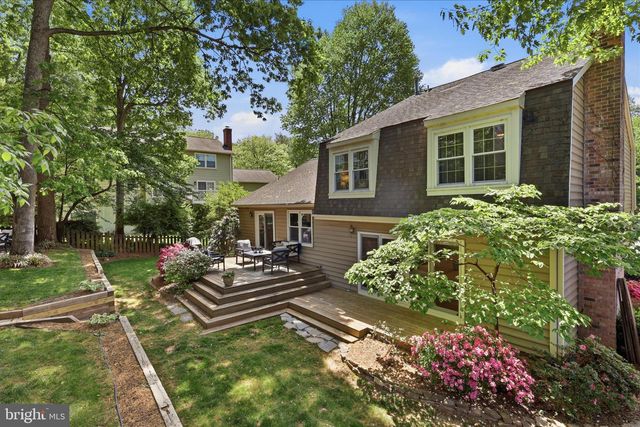 8608 CORAL GABLES LN, Vienna, VA 22182