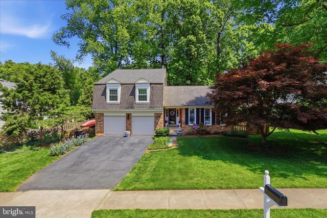 8608 CORAL GABLES LN, Vienna, VA 22182