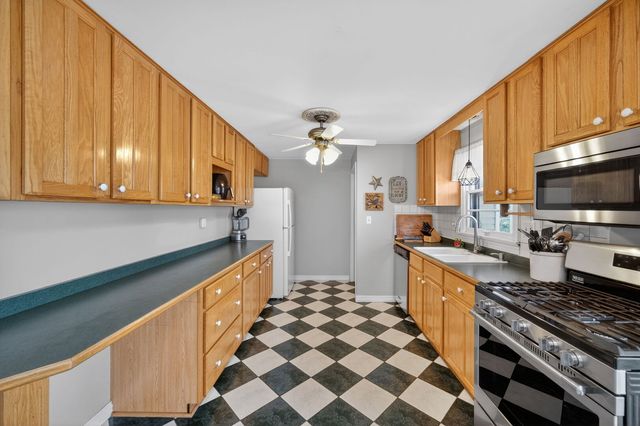 407 Butterfield Road, North Aurora, IL 60542