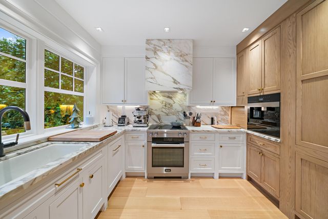 160 Chilean Avenue, Palm Beach, FL 33480