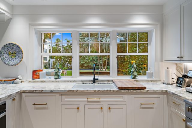 160 Chilean Avenue, Palm Beach, FL 33480