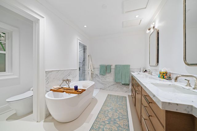 160 Chilean Avenue, Palm Beach, FL 33480