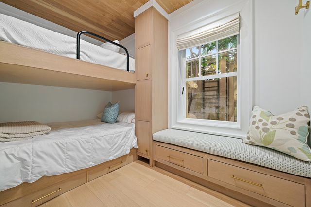 160 Chilean Avenue, Palm Beach, FL 33480