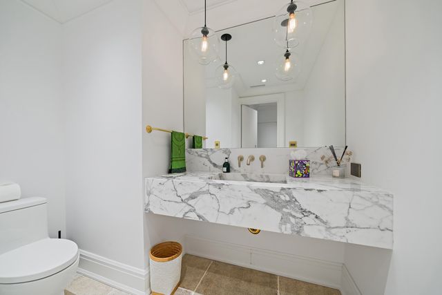 160 Chilean Avenue, Palm Beach, FL 33480