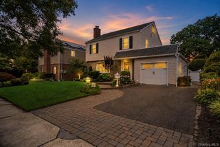 10 Crimson Avenue, Malverne, NY 11565