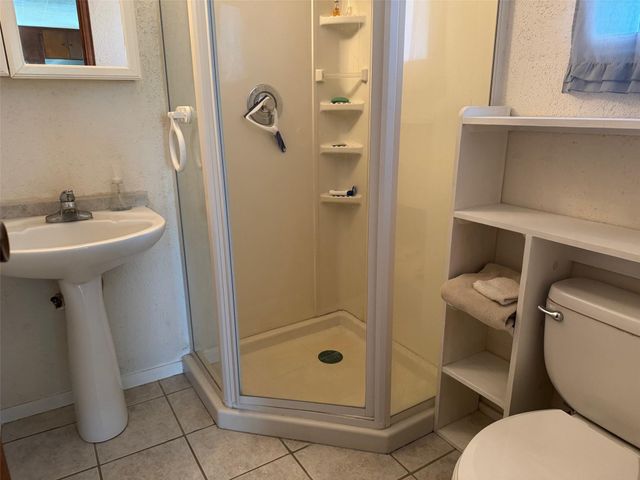 4317 Fm 955, Fayetteville, TX 78940