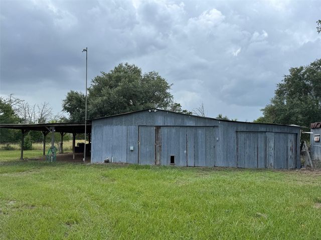 4317 Fm 955, Fayetteville, TX 78940