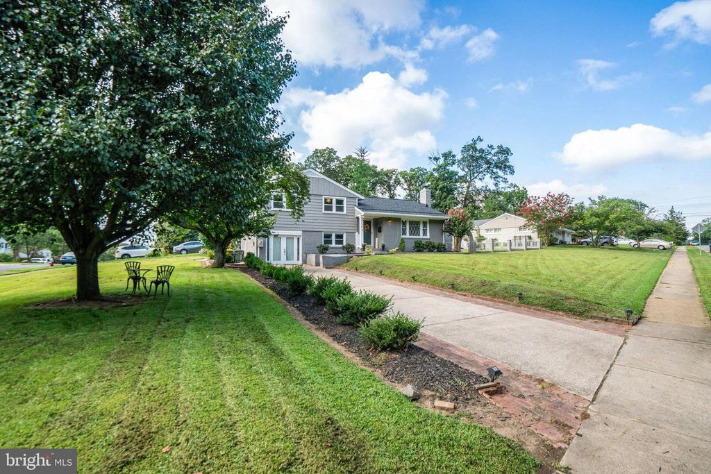 5904 ATTEENTEE RD, Springfield, VA 22150