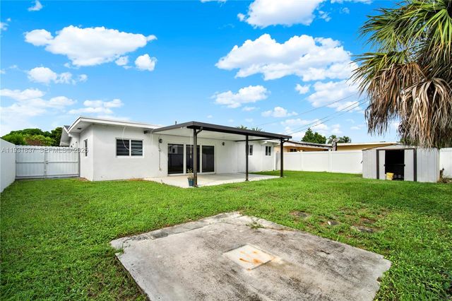 7932 Meridian St, Miramar, FL 33023