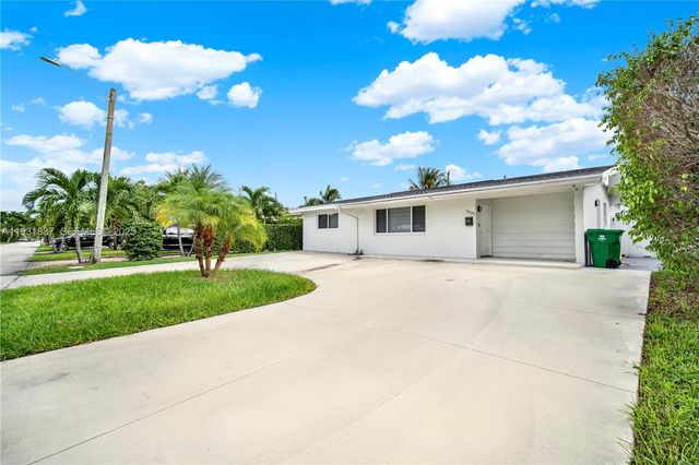 7932 Meridian St, Miramar, FL 33023