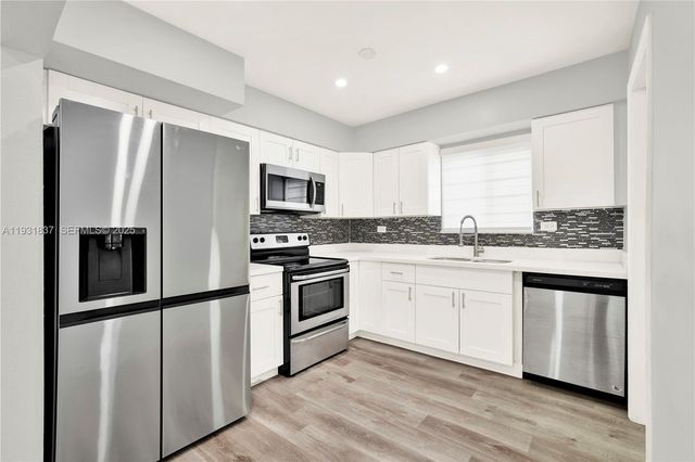 7932 Meridian St, Miramar, FL 33023