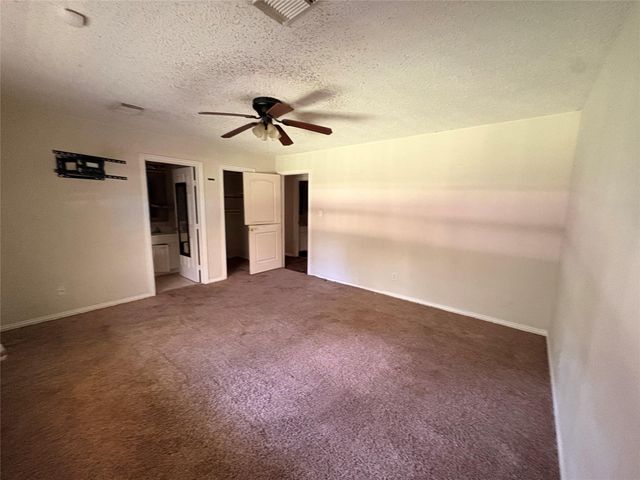 5731 Pinehurst Drive, Montgomery, TX 77316