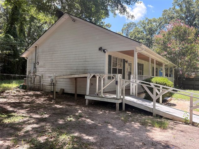 5731 Pinehurst Drive, Montgomery, TX 77316