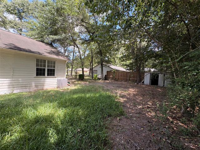5731 Pinehurst Drive, Montgomery, TX 77316