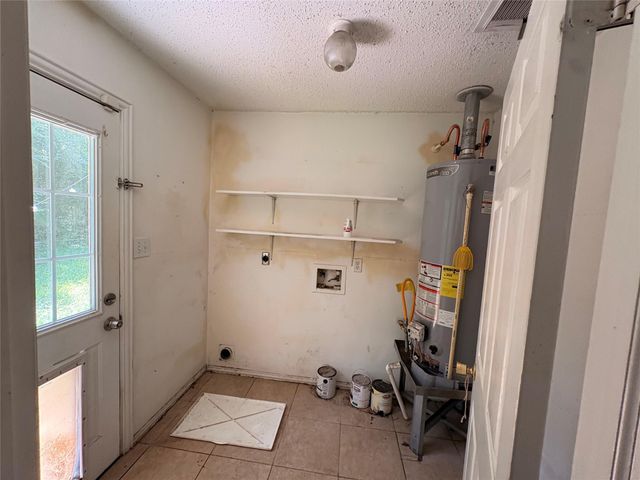 5731 Pinehurst Drive, Montgomery, TX 77316