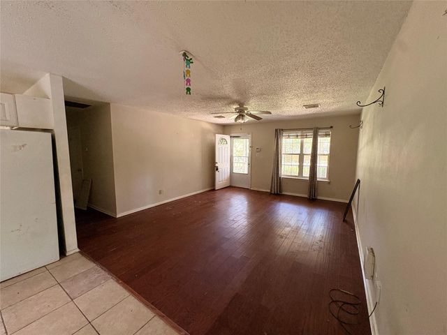 5731 Pinehurst Drive, Montgomery, TX 77316