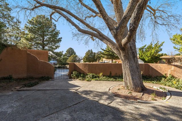 12412 Chelwood Place NE, Albuquerque, NM 87112