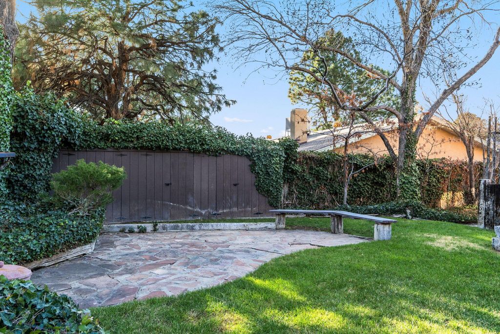 Image 11 of property listing at 12412 Chelwood Place NE, Albuquerque, NM 87112