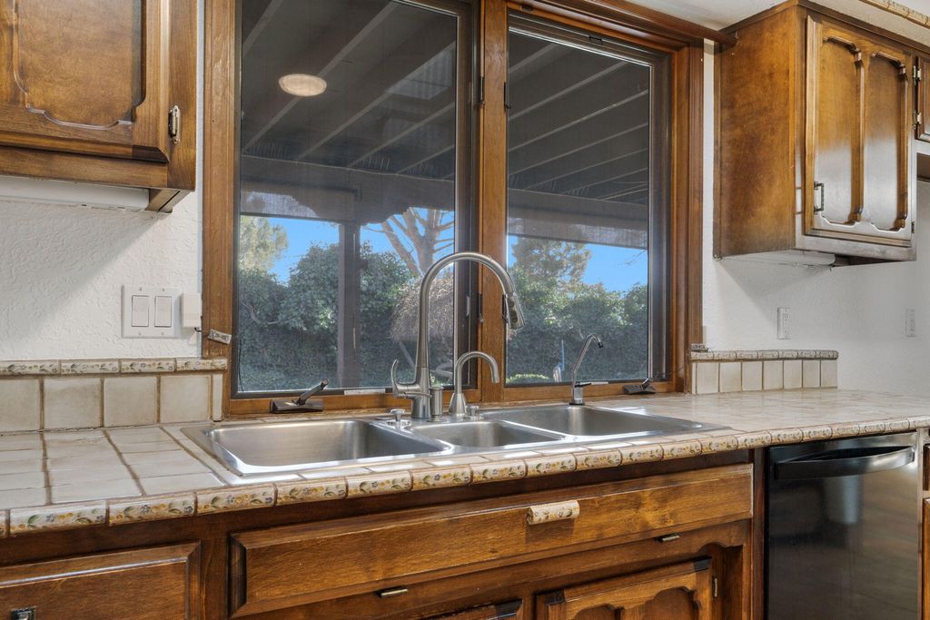 Image 27 of property listing at 12412 Chelwood Place NE, Albuquerque, NM 87112